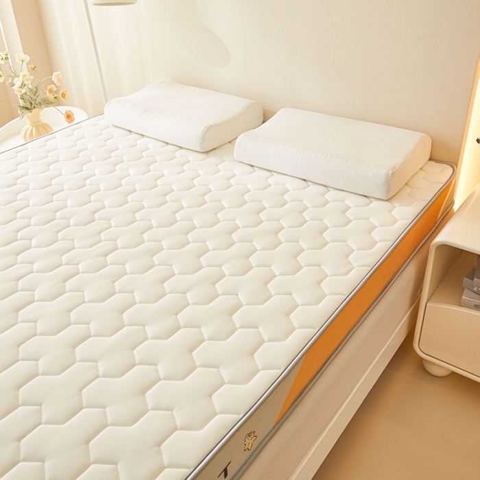91家纺网 家纺一手货源 找家纺 水妙家纺 2025新款高密度乳胶记忆海绵床垫厚度9cm回弹性好家用海绵床垫 三角格白