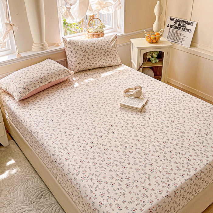 91家纺网 家纺一手货源 找家纺 朵朵家纺 2025新款超柔水洗棉云感印花单床笠床垫保护套床笠（床垫保护套可定制尺寸 ）-场景三 忘忧草