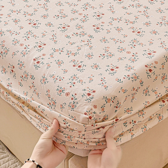 91家纺网 家纺一手货源 找家纺 朵朵家纺 2025新款超柔水洗棉云感印花单床笠床垫保护套床笠（床垫保护套可定制尺寸 ）-场景三 忘忧草