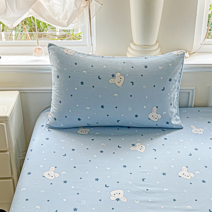 91家纺网 家纺一手货源 找家纺 朵朵家纺 2025新款超柔水洗棉云感印花单床笠床垫保护套床笠（床垫保护套可定制尺寸 ）-场景三 星空兔