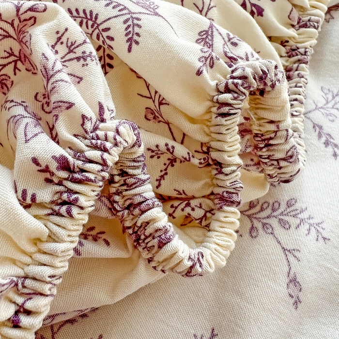 91家纺网 家纺一手货源 找家纺 朵朵家纺 2025新款超柔水洗棉云感印花单床笠床垫保护套床笠（床垫保护套可定制尺寸 ）-场景三 紫颜