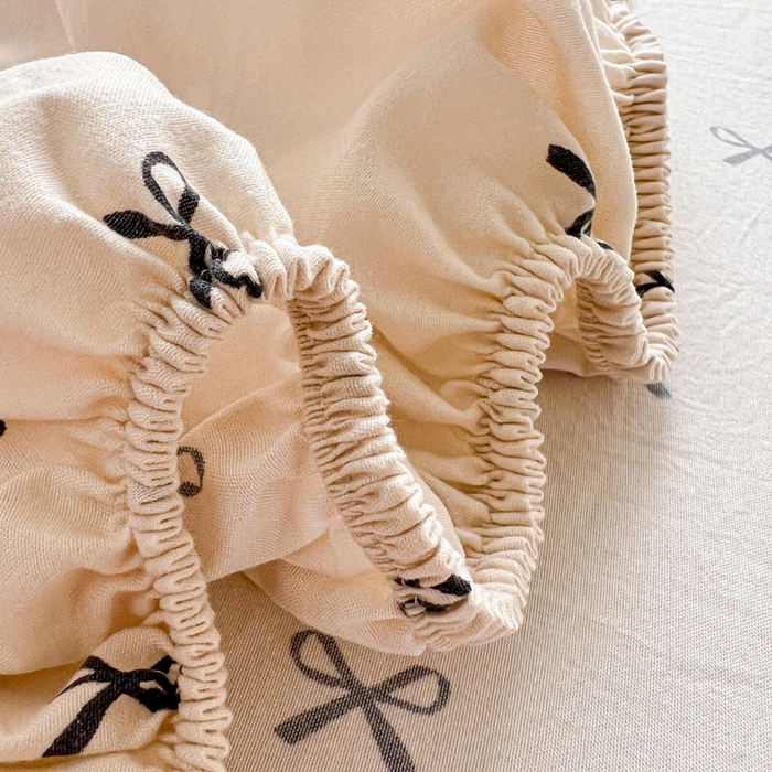 91家纺网 家纺一手货源 找家纺 朵朵家纺 2025新款超柔水洗棉云感印花单床笠床垫保护套床笠（床垫保护套可定制尺寸 ）-场景二 蝴蝶结