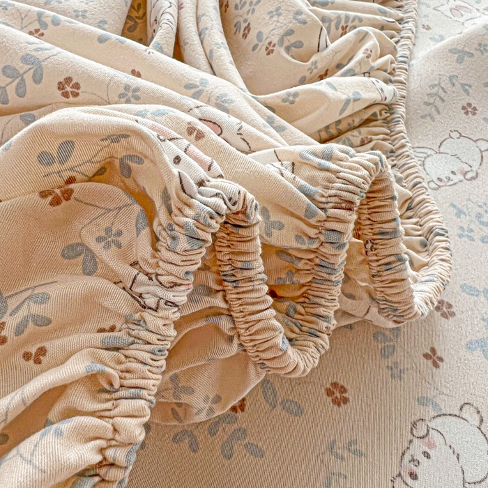 91家纺网 家纺一手货源 找家纺 朵朵家纺 2025新款超柔水洗棉云感印花单床笠床垫保护套床笠（床垫保护套可定制尺寸 ）-场景二 花丛兔
