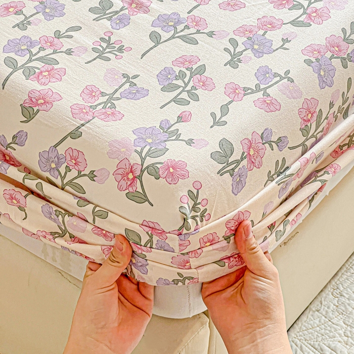 91家纺网 家纺一手货源 找家纺 朵朵家纺 2025新款超柔水洗棉云感印花单床笠床垫保护套床笠（床垫保护套可定制尺寸 ）-场景二 花开满树