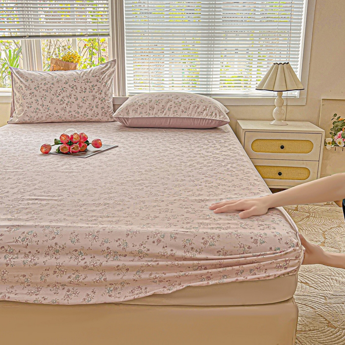 91家纺网 家纺一手货源 找家纺 朵朵家纺 2025新款超柔水洗棉云感印花单床笠床垫保护套床笠（床垫保护套可定制尺寸 ）-场景二 花梦