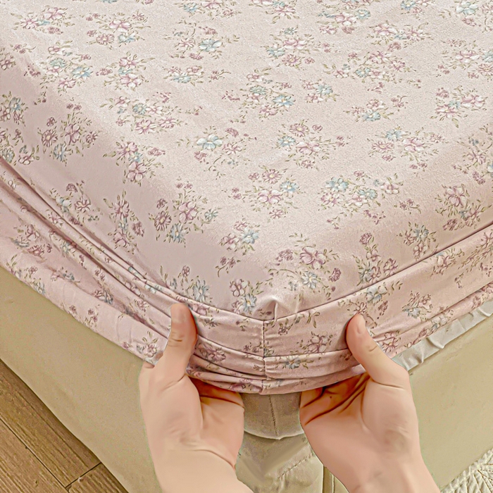 91家纺网 家纺一手货源 找家纺 朵朵家纺 2025新款超柔水洗棉云感印花单床笠床垫保护套床笠（床垫保护套可定制尺寸 ）-场景二 花梦