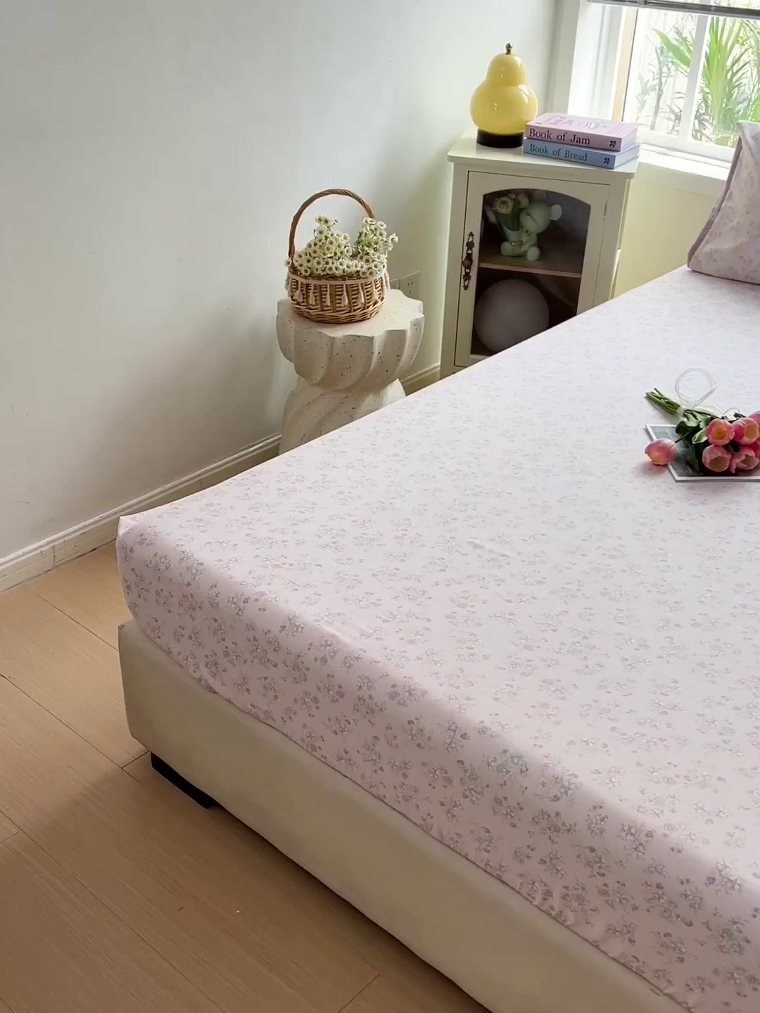 91家纺网 家纺一手货源 找家纺 朵朵家纺 2025新款超柔水洗棉云感印花单床笠床垫保护套床笠（床垫保护套可定制尺寸 ）-场景二 花梦