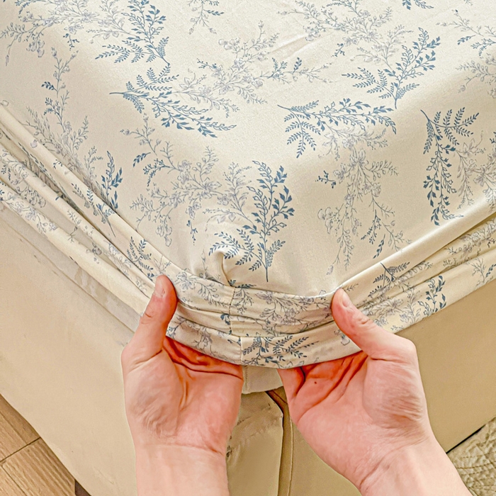 91家纺网 家纺一手货源 找家纺 朵朵家纺 2025新款超柔水洗棉云感印花单床笠床垫保护套床笠（床垫保护套可定制尺寸 ）-场景二 蓝颜