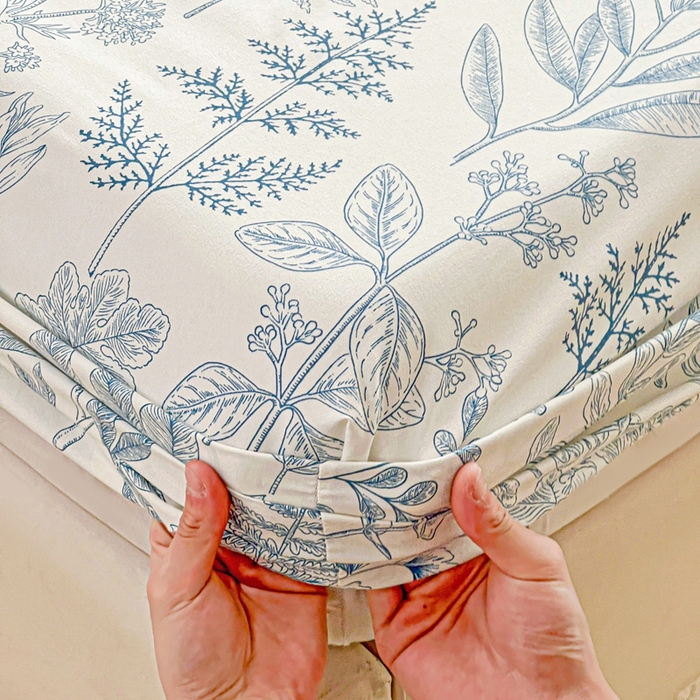 91家纺网 家纺一手货源 找家纺 朵朵家纺 2025新款超柔水洗棉云感印花单床笠床垫保护套床笠（床垫保护套可定制尺寸 ）-场景二 恋爱季节