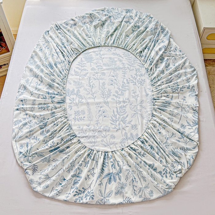 91家纺网 家纺一手货源 找家纺 朵朵家纺 2025新款超柔水洗棉云感印花单床笠床垫保护套床笠（床垫保护套可定制尺寸 ）-场景二 恋爱季节