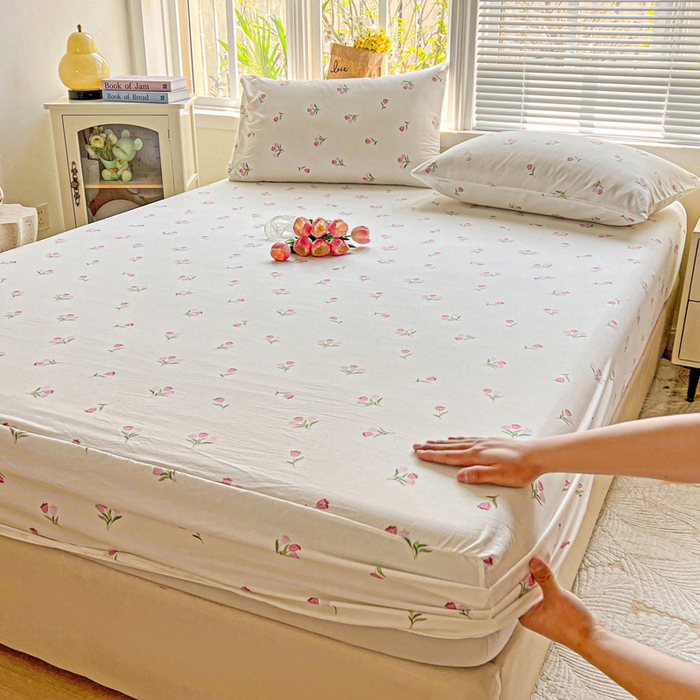 91家纺网 家纺一手货源 找家纺 朵朵家纺 2025新款超柔水洗棉云感印花单床笠床垫保护套床笠（床垫保护套可定制尺寸 ）-场景二 郁金香