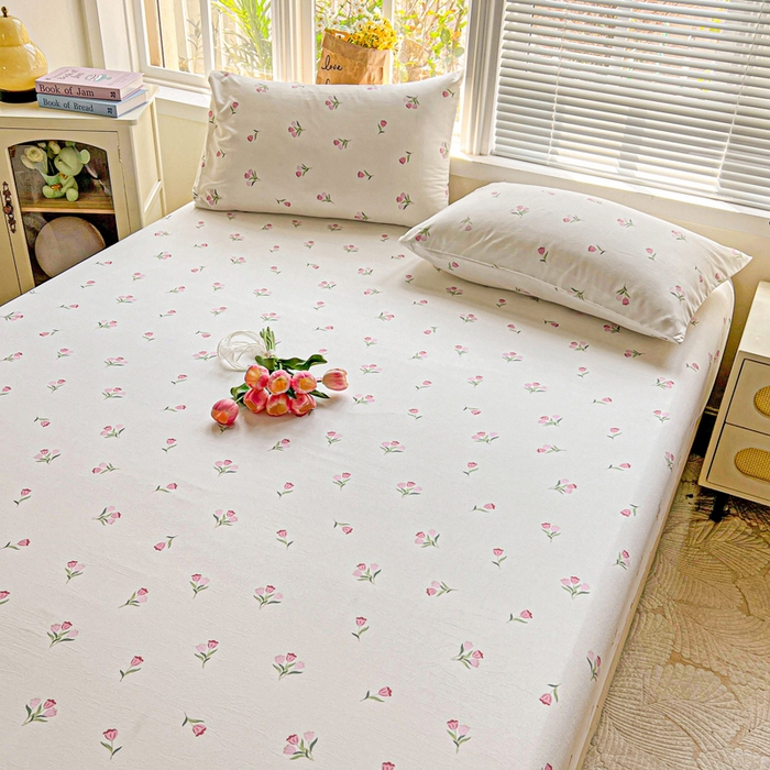 91家纺网 家纺一手货源 找家纺 朵朵家纺 2025新款超柔水洗棉云感印花单床笠床垫保护套床笠（床垫保护套可定制尺寸 ）-场景二 郁金香