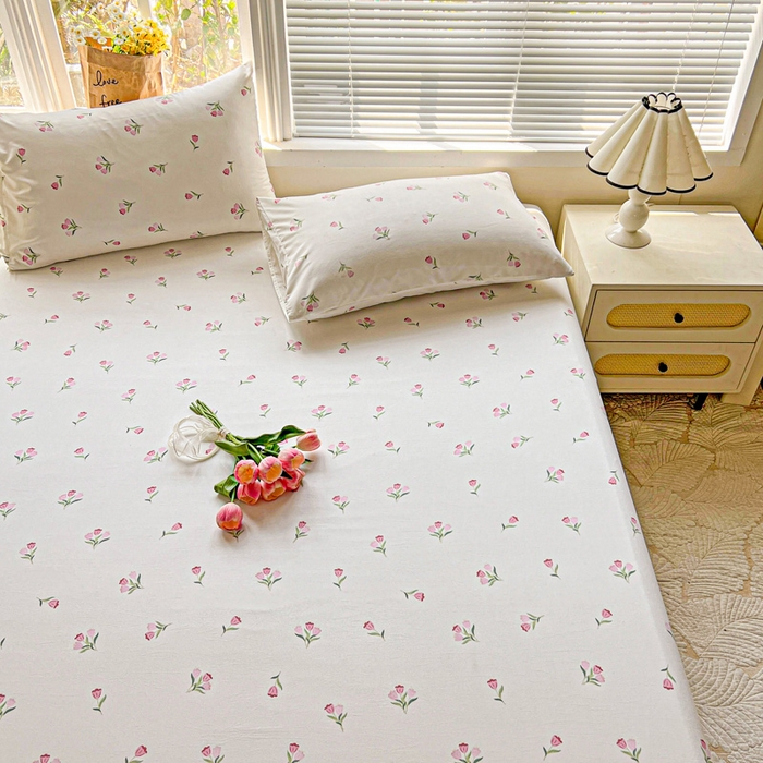 91家纺网 家纺一手货源 找家纺 朵朵家纺 2025新款超柔水洗棉云感印花单床笠床垫保护套床笠（床垫保护套可定制尺寸 ）-场景二 郁金香