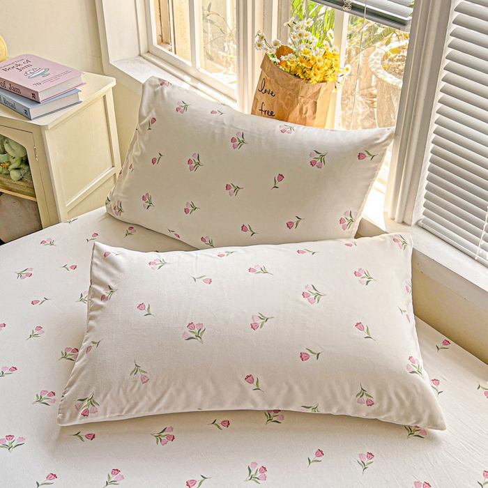 91家纺网 家纺一手货源 找家纺 朵朵家纺 2025新款超柔水洗棉云感印花单床笠床垫保护套床笠（床垫保护套可定制尺寸 ）-场景二 郁金香