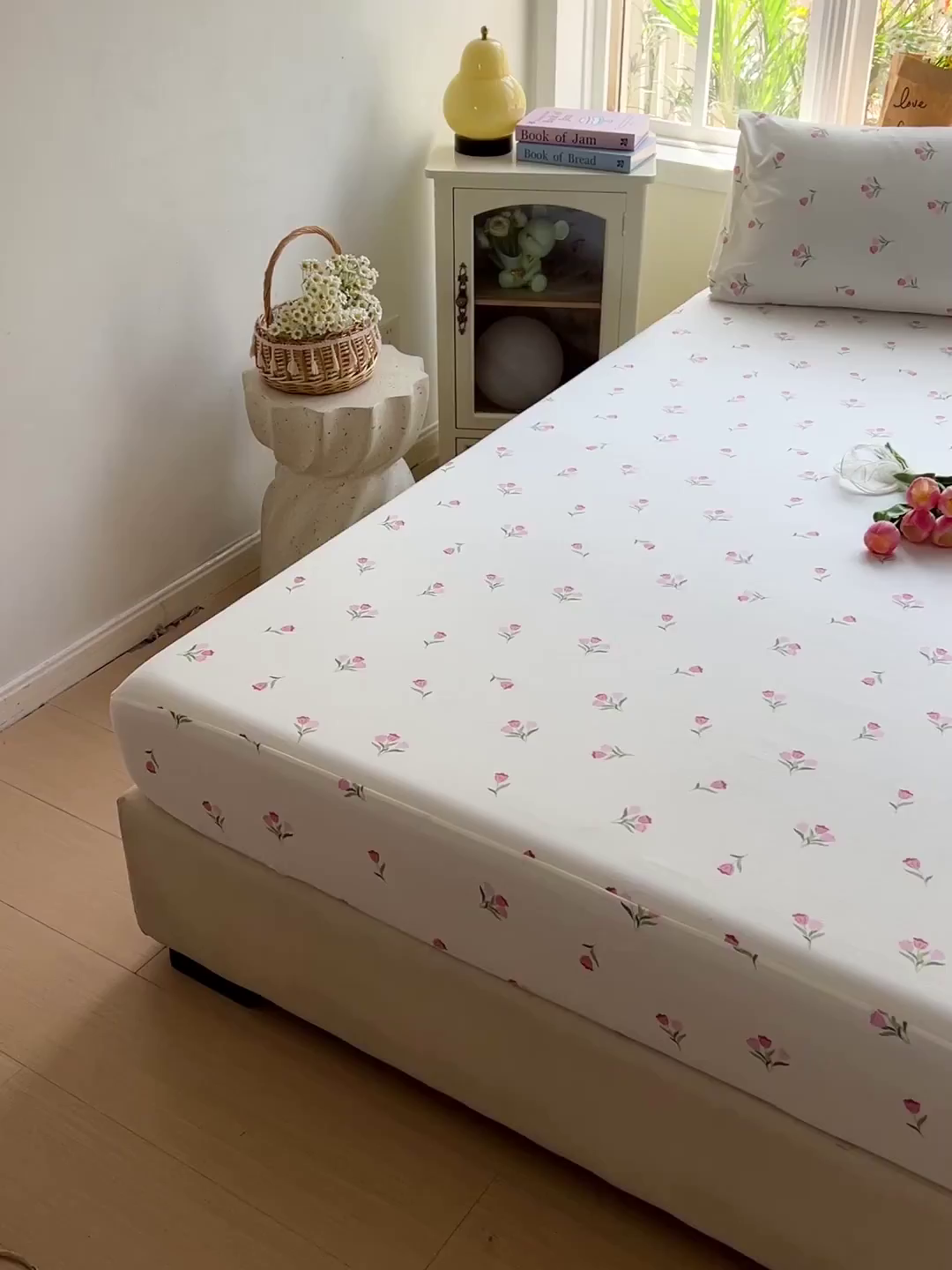 91家纺网 家纺一手货源 找家纺 朵朵家纺 2025新款超柔水洗棉云感印花单床笠床垫保护套床笠（床垫保护套可定制尺寸 ）-场景二 郁金香