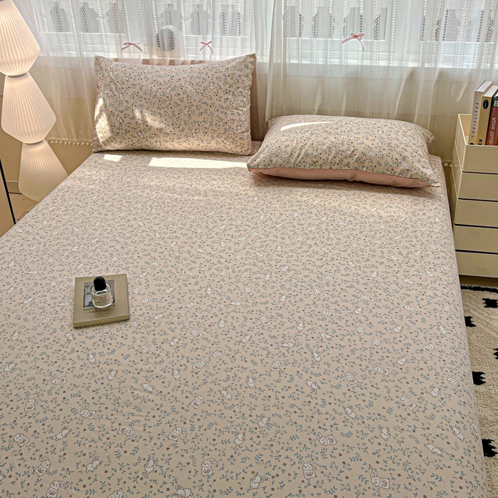 91家纺网 家纺一手货源 找家纺 朵朵家纺 2025新款超柔水洗棉云感印花单床笠床垫保护套床笠（床垫保护套可定制尺寸 ）-场景一 花丛兔