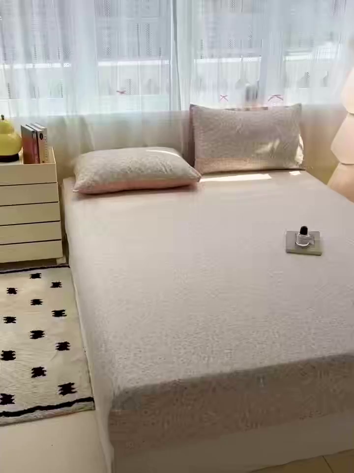 91家纺网 家纺一手货源 找家纺 朵朵家纺 2025新款超柔水洗棉云感印花单床笠床垫保护套床笠（床垫保护套可定制尺寸 ）-场景一 花丛兔