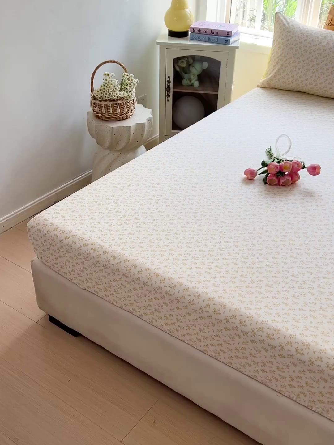 91家纺网 家纺一手货源 找家纺 朵朵家纺 2025新款超柔水洗棉云感印花单床笠床垫保护套床笠（床垫保护套可定制尺寸 ）-场景一 浅香