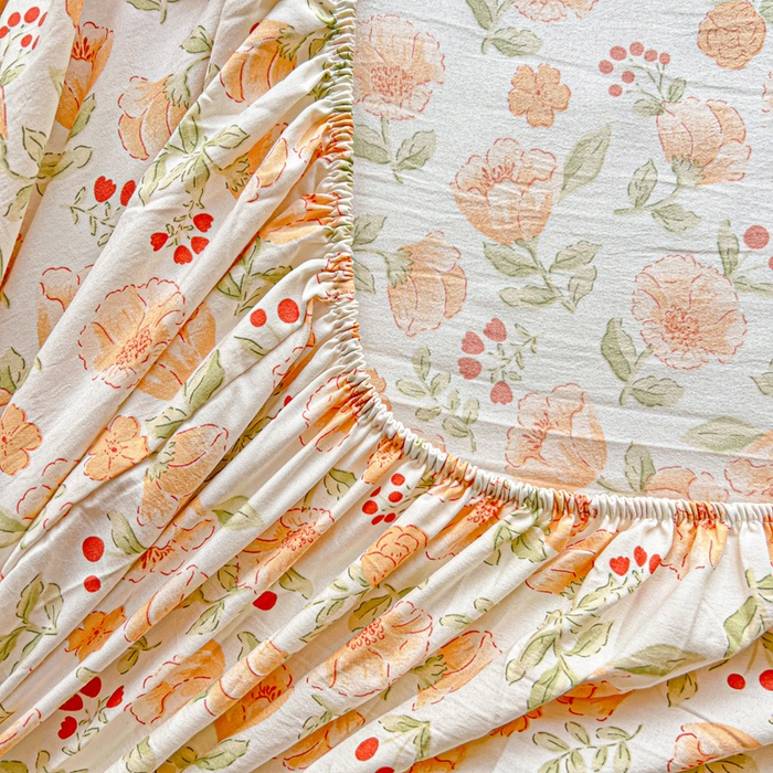 91家纺网 家纺一手货源 找家纺 朵朵家纺 2025新款超柔水洗棉云感印花单床笠床垫保护套床笠（床垫保护套可定制尺寸 ）-场景一 热恋