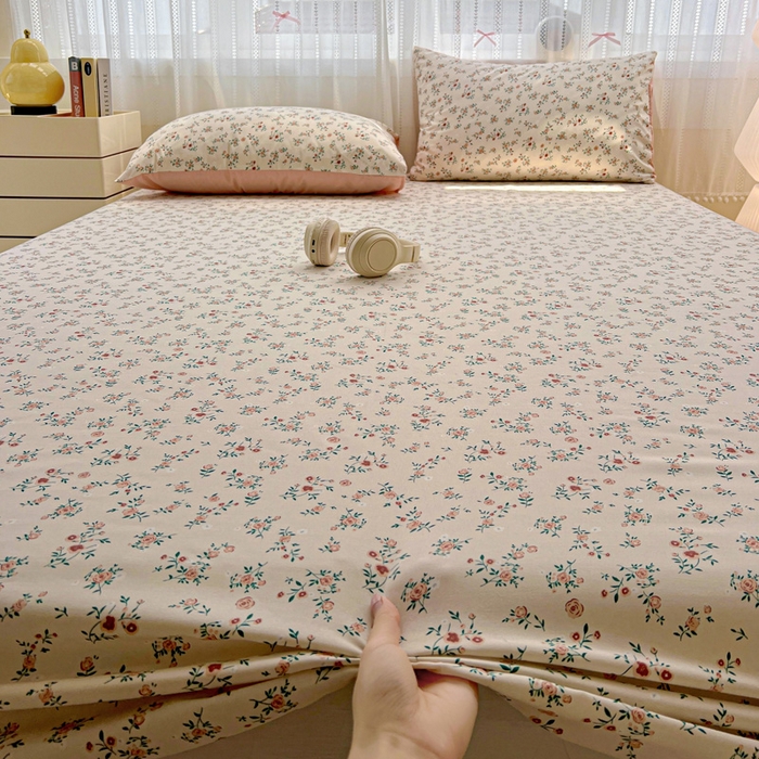 91家纺网 家纺一手货源 找家纺 朵朵家纺 2025新款超柔水洗棉云感印花单床笠床垫保护套床笠（床垫保护套可定制尺寸 ）-场景一 忘忧草