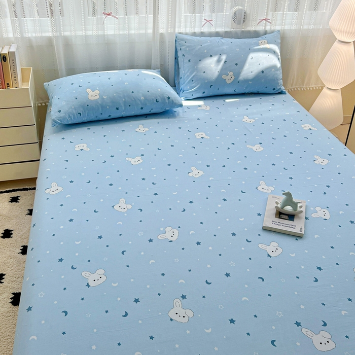 91家纺网 家纺一手货源 找家纺 朵朵家纺 2025新款超柔水洗棉云感印花单床笠床垫保护套床笠（床垫保护套可定制尺寸 ）-场景一 星空兔