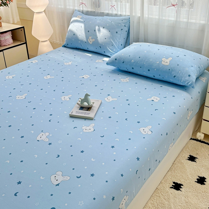 91家纺网 家纺一手货源 找家纺 朵朵家纺 2025新款超柔水洗棉云感印花单床笠床垫保护套床笠（床垫保护套可定制尺寸 ）-场景一 星空兔