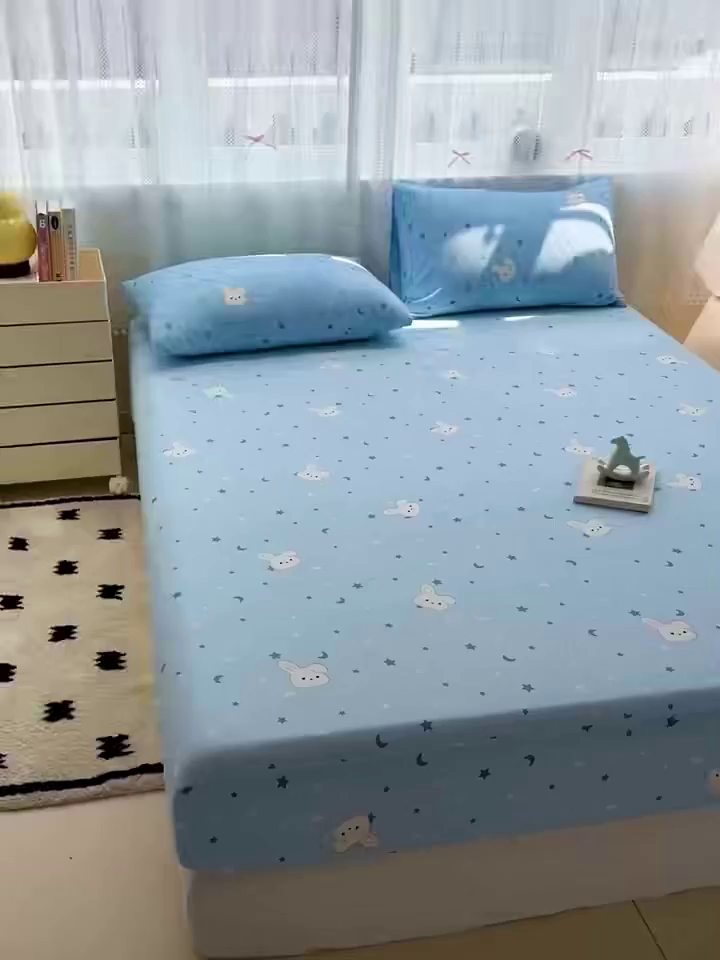 91家纺网 家纺一手货源 找家纺 朵朵家纺 2025新款超柔水洗棉云感印花单床笠床垫保护套床笠（床垫保护套可定制尺寸 ）-场景一 星空兔