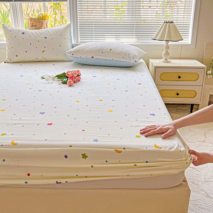 91家纺网 家纺一手货源 找家纺 朵朵家纺 2025新款超柔水洗棉云感印花单床笠床垫保护套床笠（床垫保护套可定制尺寸 ）-场景一 星月