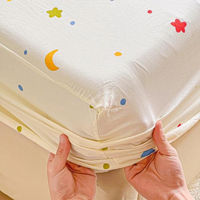 91家纺网 家纺一手货源 找家纺 朵朵家纺 2025新款超柔水洗棉云感印花单床笠床垫保护套床笠（床垫保护套可定制尺寸 ）-场景一 星月