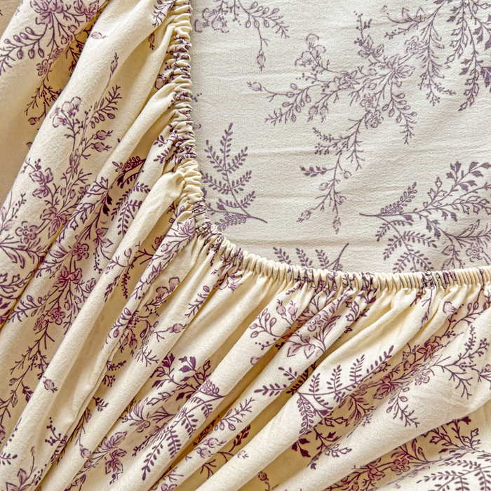 91家纺网 家纺一手货源 找家纺 朵朵家纺 2025新款超柔水洗棉云感印花单床笠床垫保护套床笠（床垫保护套可定制尺寸 ）-场景一 紫颜