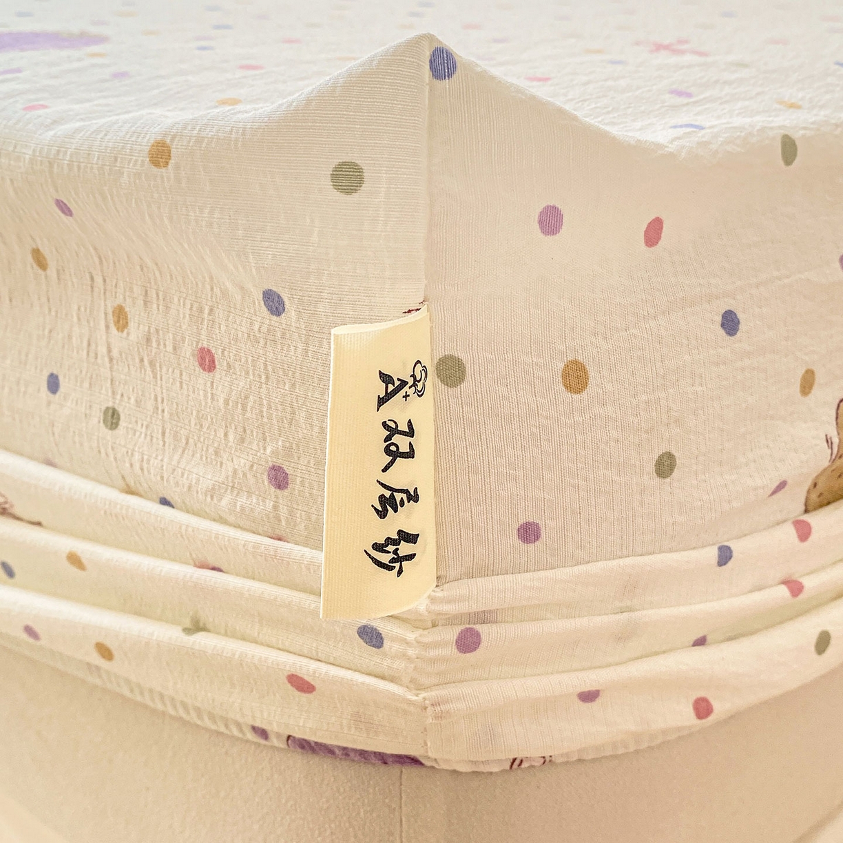 91家纺网 家纺一手货源 找家纺 眠势力 2025新款云感双层纱床笠三件套ins奶油风云感床垫保护套四季款 点点草莓