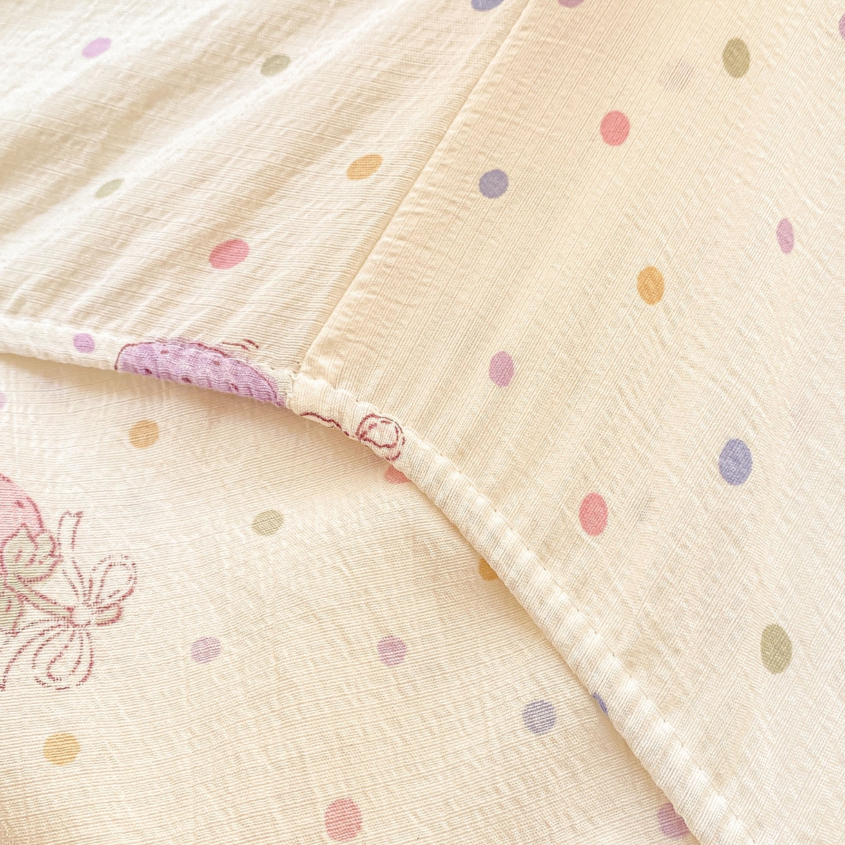 91家纺网 家纺一手货源 找家纺 眠势力 2025新款云感双层纱床笠三件套ins奶油风云感床垫保护套四季款 点点草莓