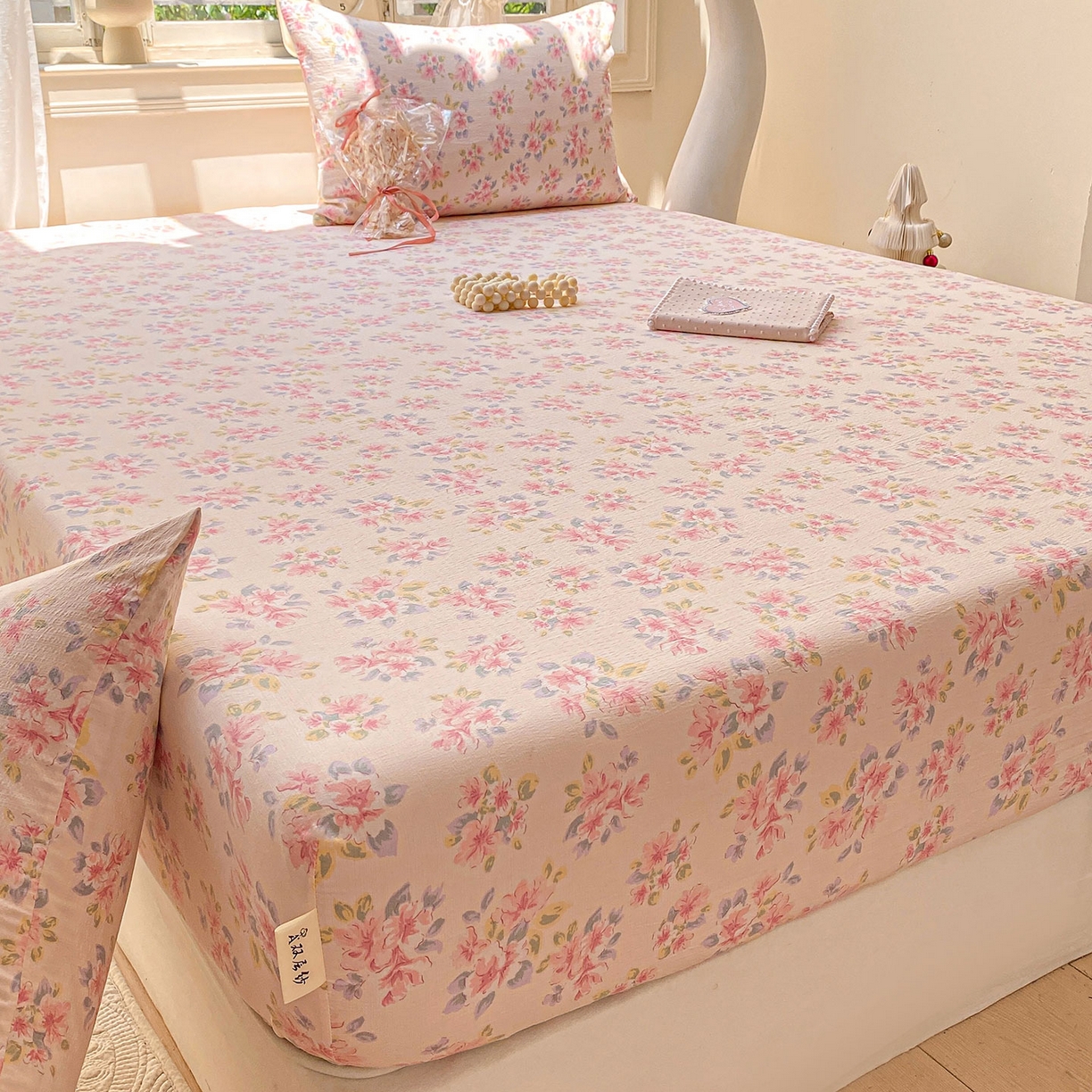 91家纺网 家纺一手货源 找家纺 眠势力 2025新款云感双层纱床笠三件套ins奶油风云感床垫保护套四季款 粉调花海