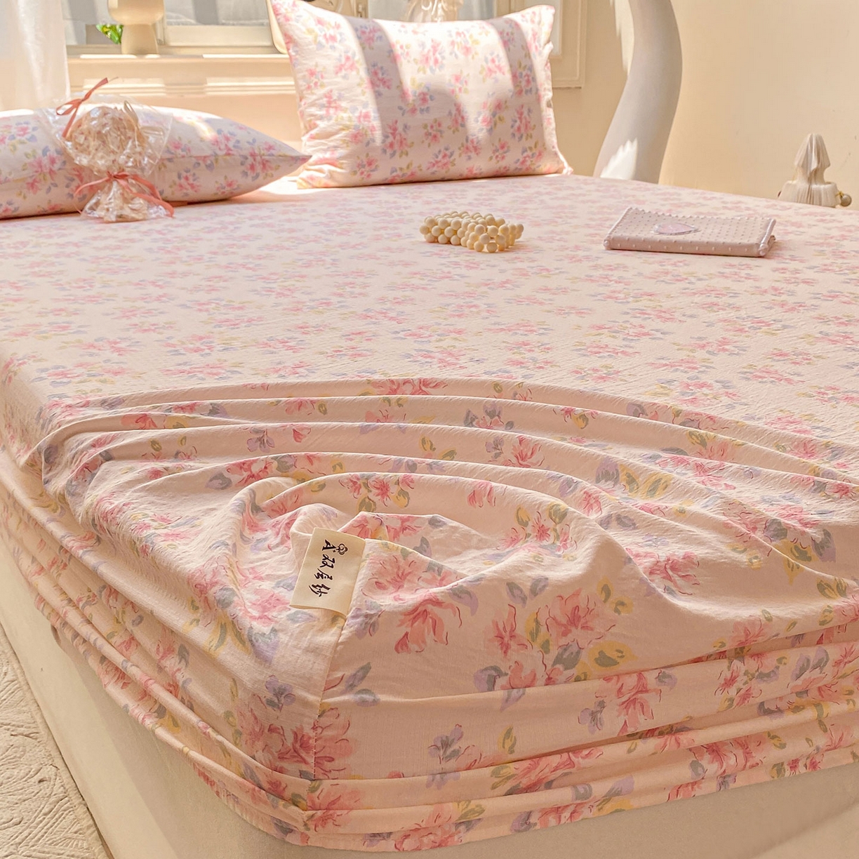 91家纺网 家纺一手货源 找家纺 眠势力 2025新款云感双层纱床笠三件套ins奶油风云感床垫保护套四季款 粉调花海