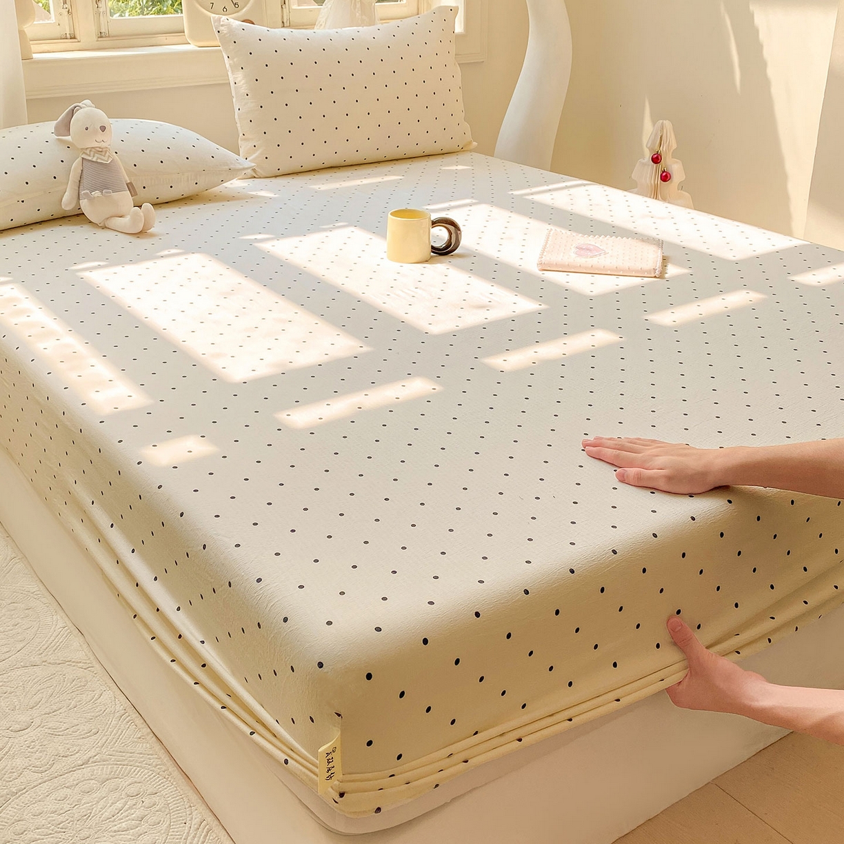 91家纺网 家纺一手货源 找家纺 眠势力 2025新款云感双层纱床笠三件套ins奶油风云感床垫保护套四季款 极简波点