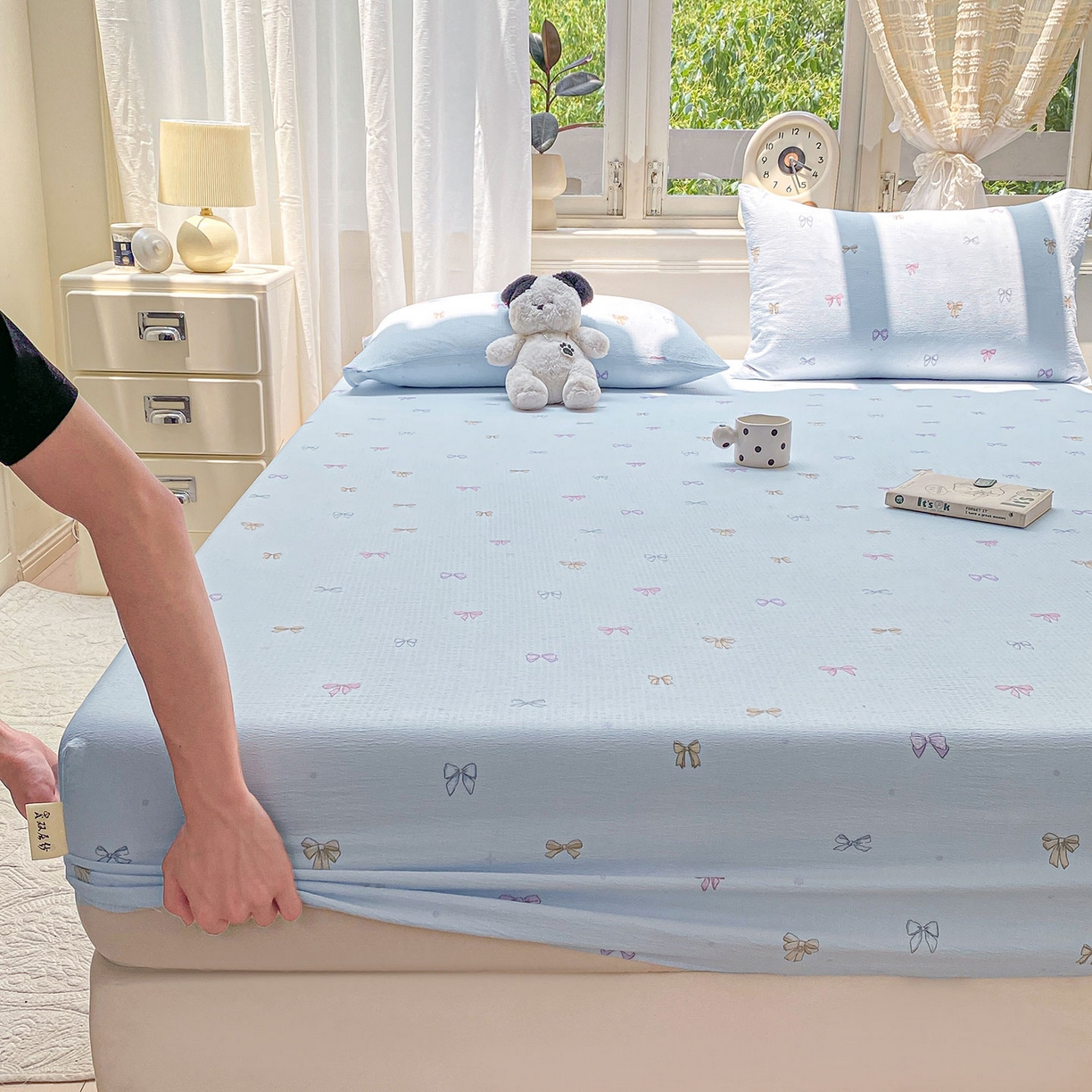 91家纺网 家纺一手货源 找家纺 眠势力 2025新款云感双层纱床笠三件套ins奶油风云感床垫保护套四季款 蓝调蝴蝶结