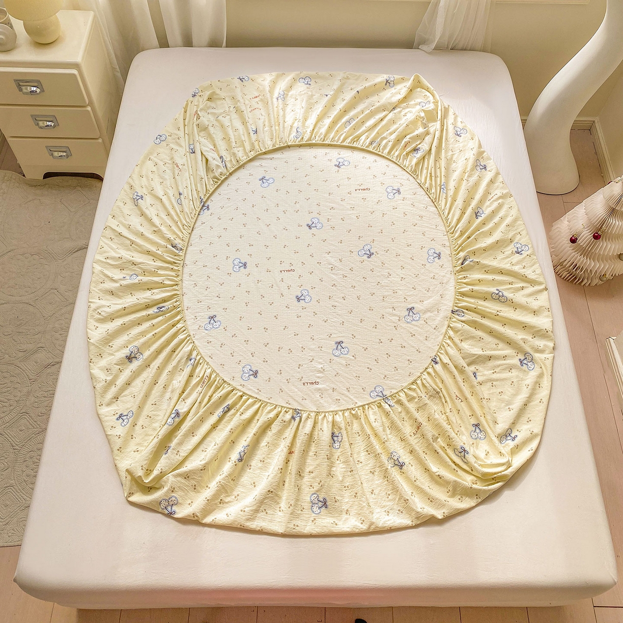 91家纺网 家纺一手货源 找家纺 眠势力 2025新款云感双层纱床笠三件套ins奶油风云感床垫保护套四季款 樱桃丸子