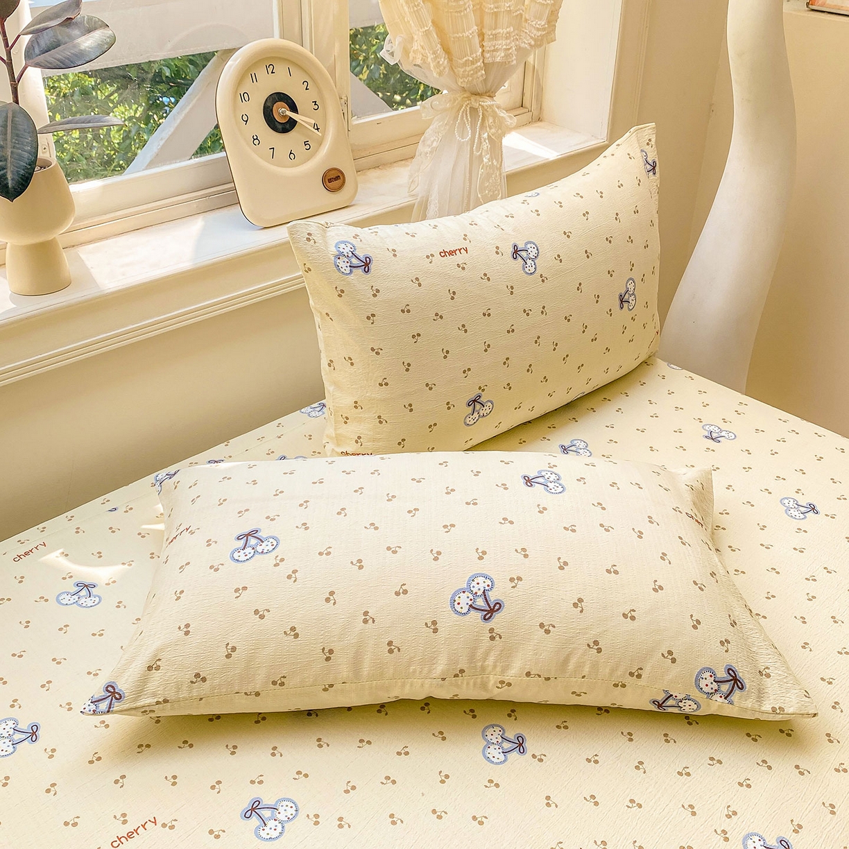 91家纺网 家纺一手货源 找家纺 眠势力 2025新款云感双层纱床笠三件套ins奶油风云感床垫保护套四季款 樱桃丸子