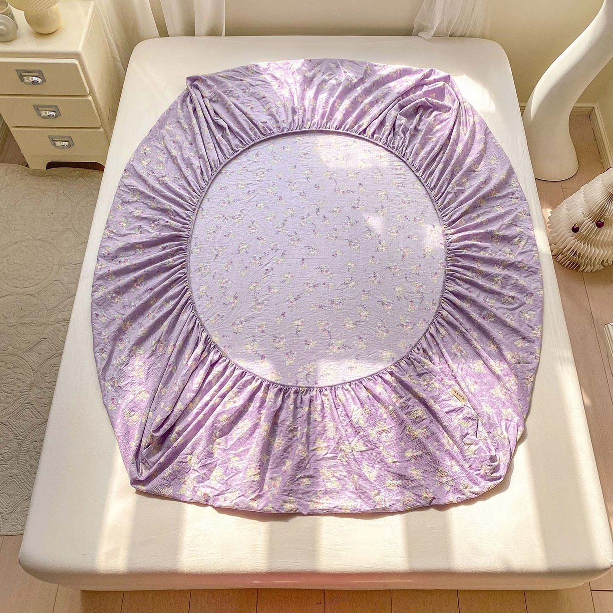 91家纺网 家纺一手货源 找家纺 眠势力 2025新款云感双层纱床笠三件套ins奶油风云感床垫保护套四季款 紫色花海