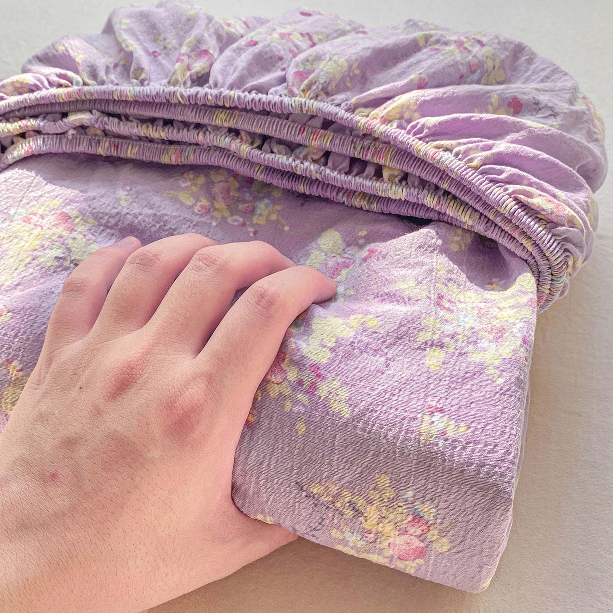 91家纺网 家纺一手货源 找家纺 眠势力 2025新款云感双层纱床笠三件套ins奶油风云感床垫保护套四季款 紫色花海