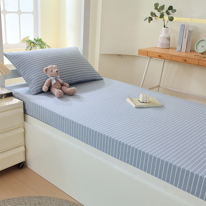 91家纺网 家纺一手货源 找家纺 春皖家纺 2025新款学生季全棉纯棉色织AB版水洗棉单品系列-单床笠 床笠单件 素雅-蓝条