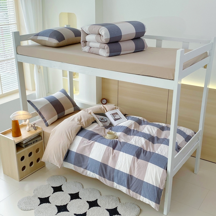 91家纺网 家纺一手货源 找家纺 春皖家纺 2025春夏新款AB版全棉纯棉色织水洗棉学生三件套六件套 素雅-蓝大格