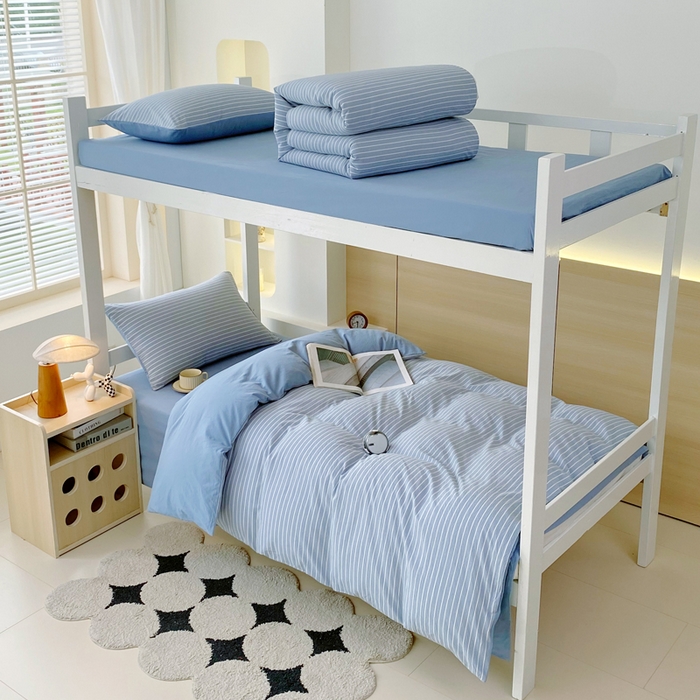 91家纺网 家纺一手货源 找家纺 春皖家纺 2025春夏新款AB版全棉纯棉色织水洗棉学生三件套六件套 素雅-蓝条