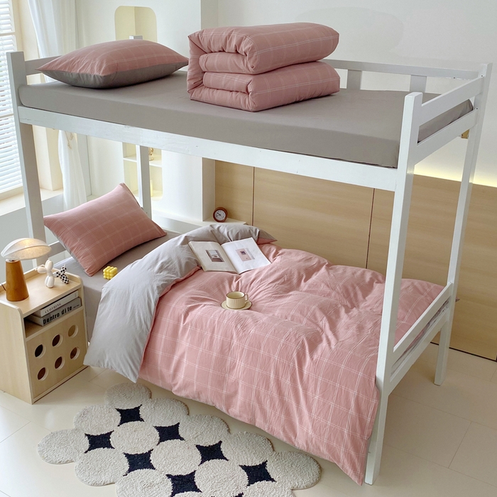 91家纺网 家纺一手货源 找家纺 春皖家纺 2025春夏新款AB版全棉纯棉色织水洗棉学生三件套六件套 素雅-韵粉