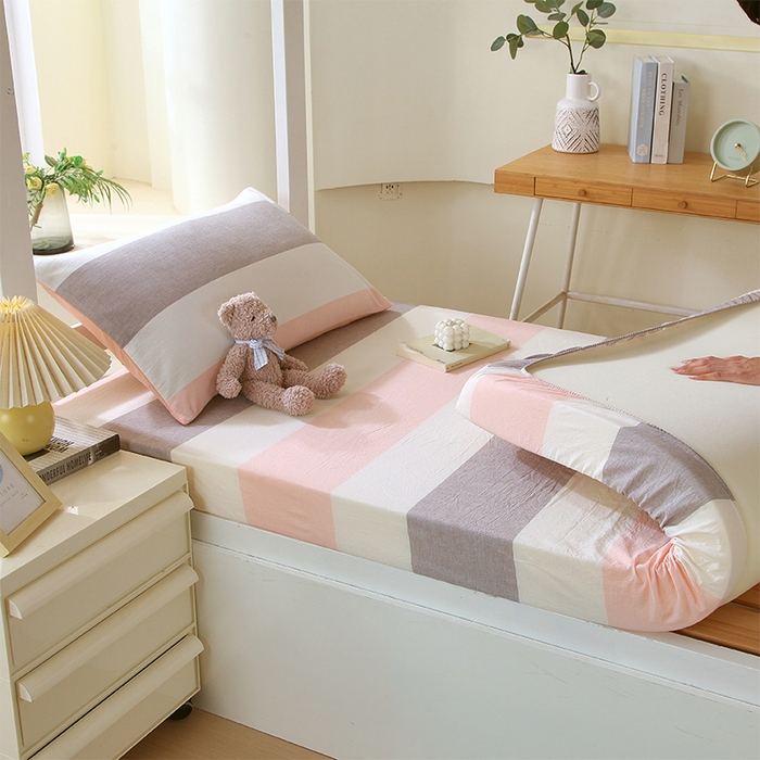 91家纺网 家纺一手货源 找家纺 春皖家纺 2025新款学生季全棉纯棉色织AB版水洗棉单品系列-单床笠 床笠单件 素雅-灰白条