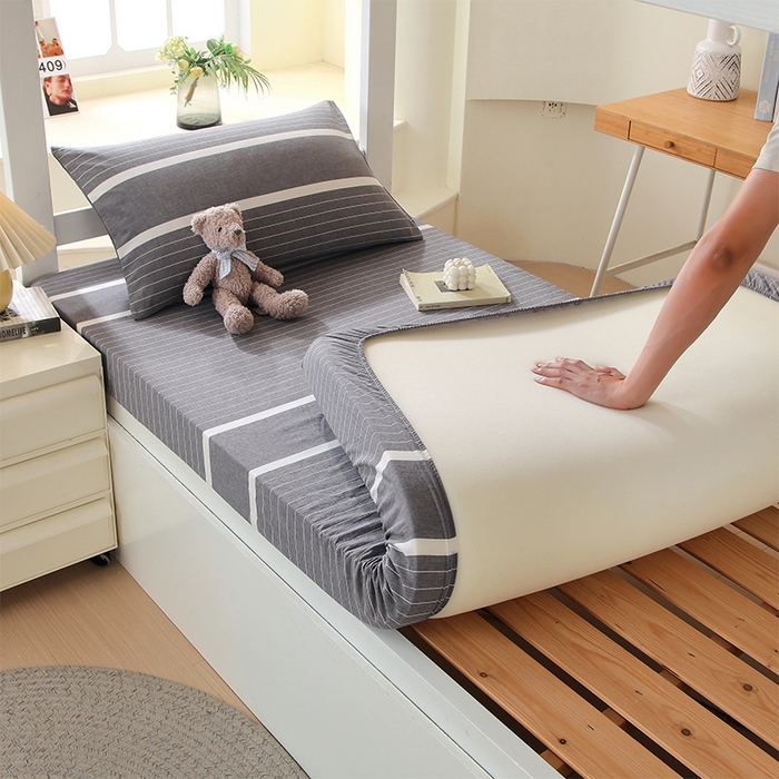 91家纺网 家纺一手货源 找家纺 春皖家纺 2025新款学生季全棉纯棉色织AB版水洗棉单品系列-单床笠 床笠单件 素雅-灰条