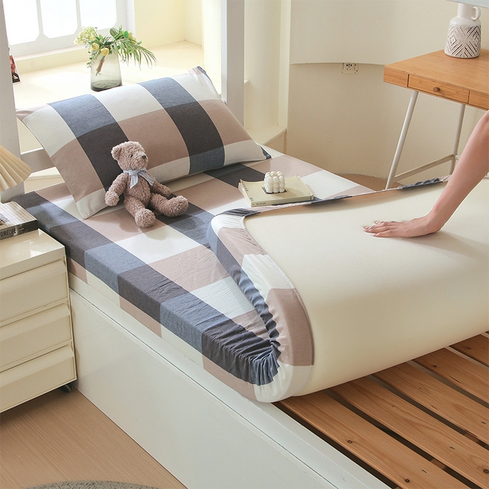 91家纺网 家纺一手货源 找家纺 春皖家纺 2025新款学生季全棉纯棉色织AB版水洗棉单品系列-单床笠 床笠单件 素雅-蓝大格