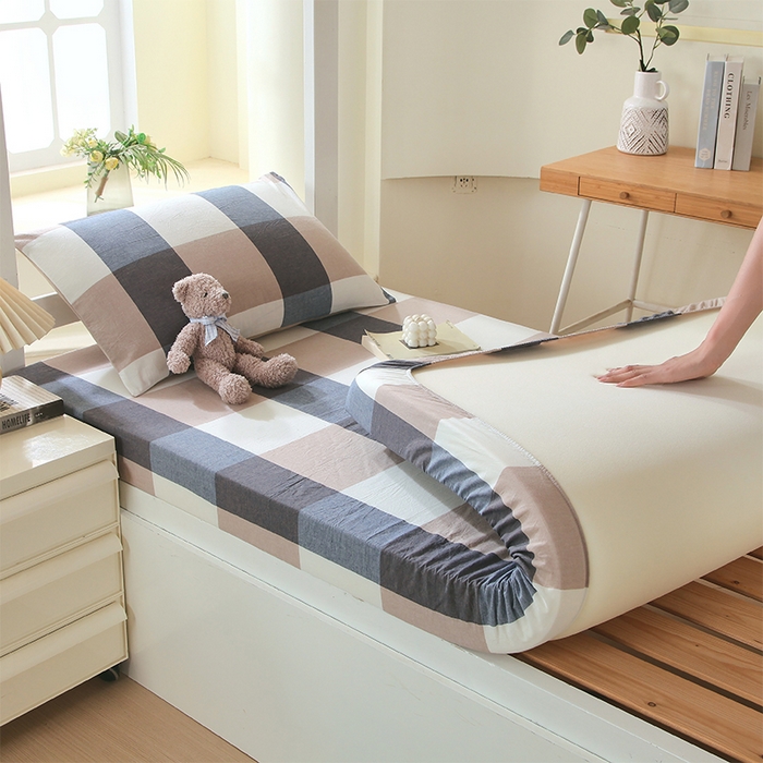 91家纺网 家纺一手货源 找家纺 春皖家纺 2025新款学生季全棉纯棉色织AB版水洗棉单品系列-单床笠 床笠单件 素雅-蓝大格