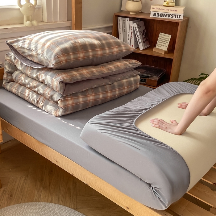 91家纺网 家纺一手货源 找家纺 恋人优选 2025新款全棉纯棉水洗棉(AB版)学生宿舍上下铺三件套-有标款 诺卡（浅灰）