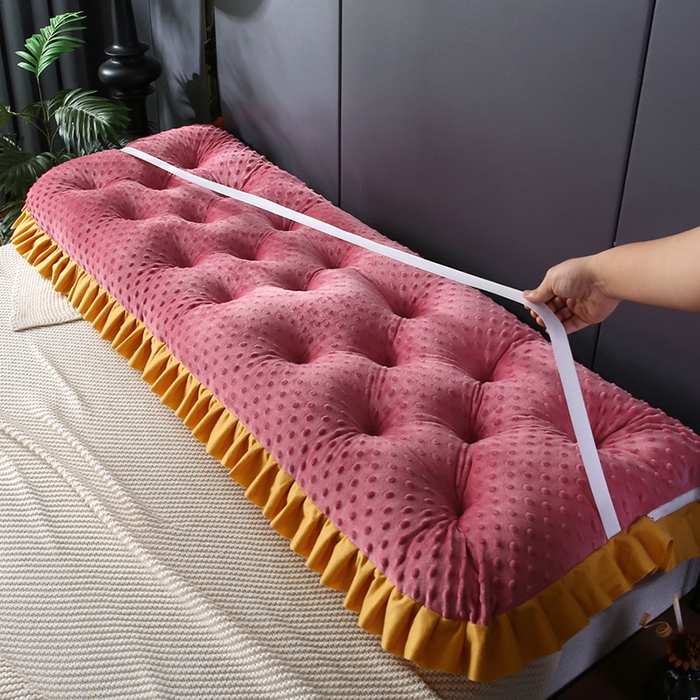 91家纺网 家纺一手货源 找家纺 永光家居 2025新款绒豆豆床头靠垫 韩版床上软包靠枕抱枕（不供多多） 绒豆豆-红色